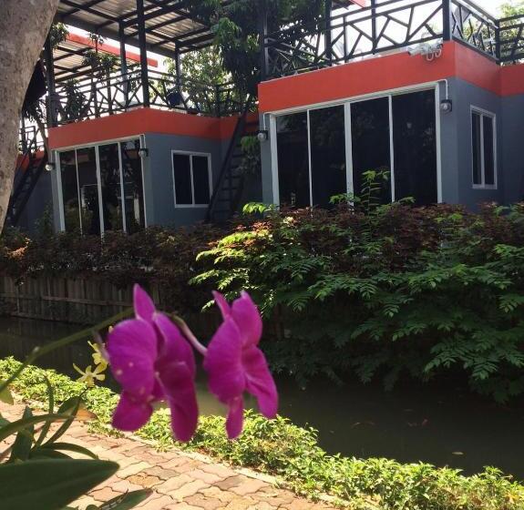 اتاق استاندارد سه نفره, Meephawa Resort