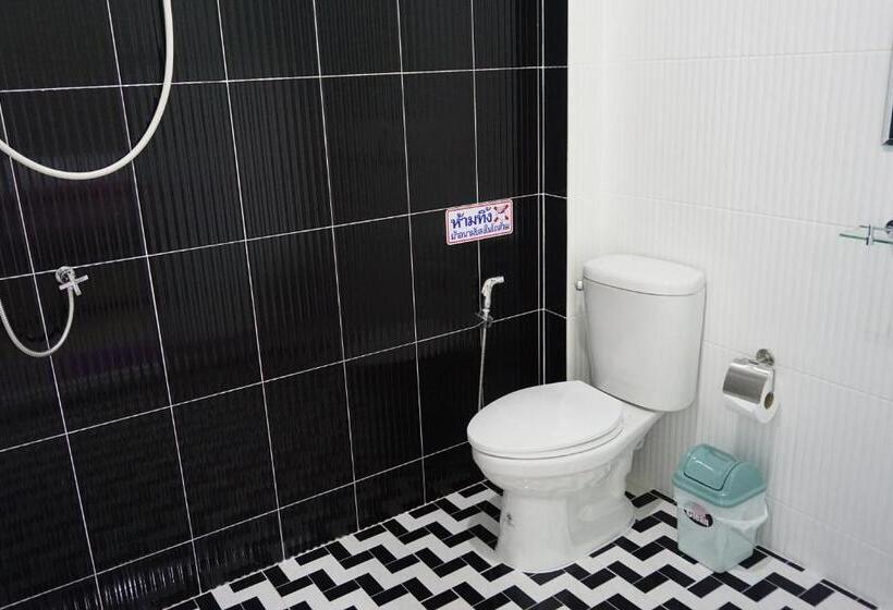 اتاق استاندارد سه نفره, Meephawa Resort
