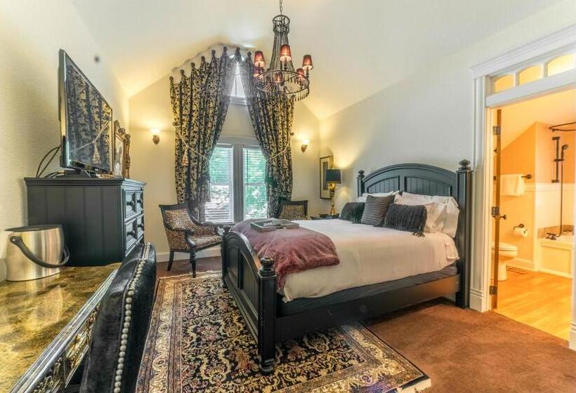 اتاق لوکس با وان آب گرم, The Victoria Bed & Breakfast