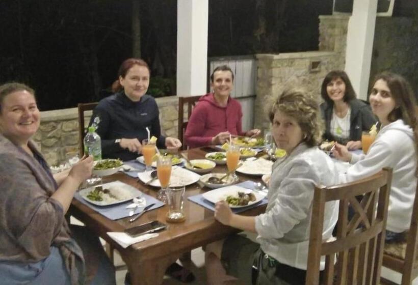 اتاق استاندارد با بالکن, Maple Home Stay