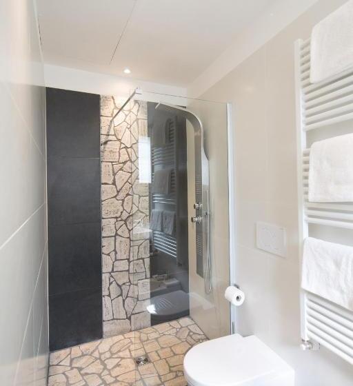 اتاق استاندارد, Studio 27