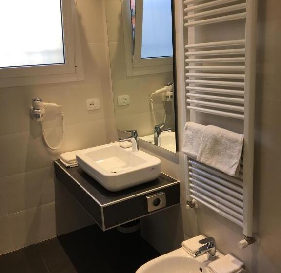 اتاق استاندارد, Studio 27