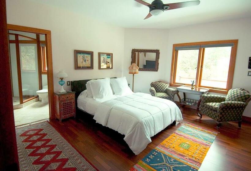اتاق استاندارد, East Hampton Art House Bed And Breakfast