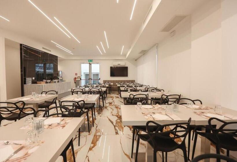 اتاق لوکس, Cenisio