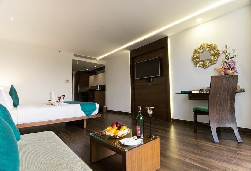 اتاق اجرایی, Roopa Elite