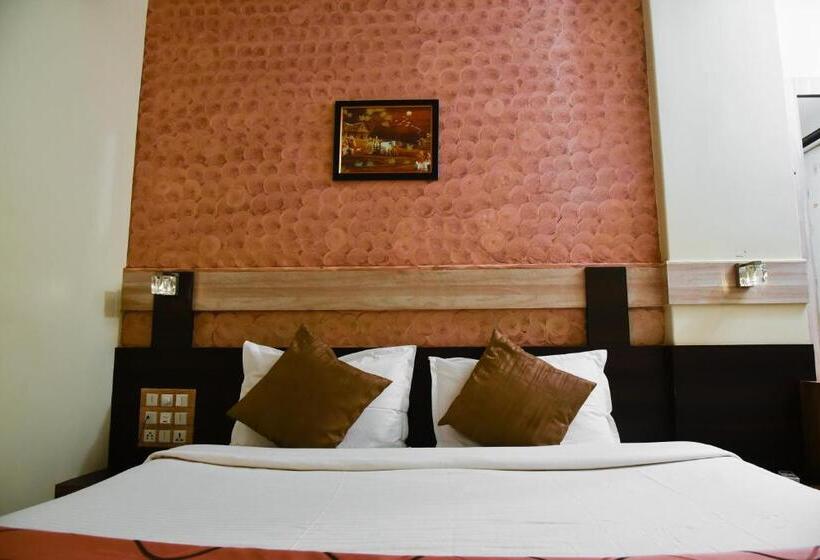 اتاق لوکس, Tulsi Residency