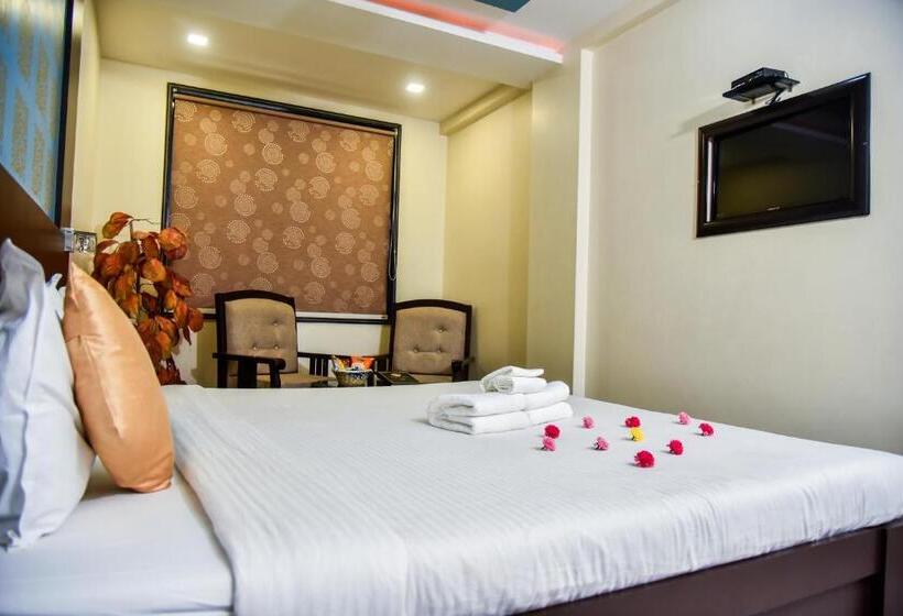 اتاق استاندارد با تخت بزرگ, Tulsi Residency