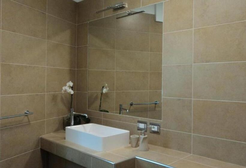 اتاق استاندارد سه نفره, Il Melograno B&b