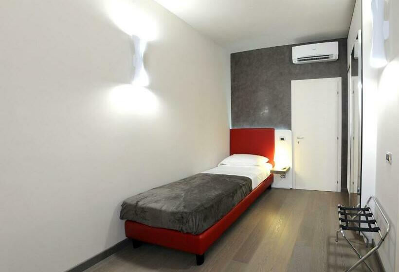 اتاق استاندارد یک نفره, B&b Opera