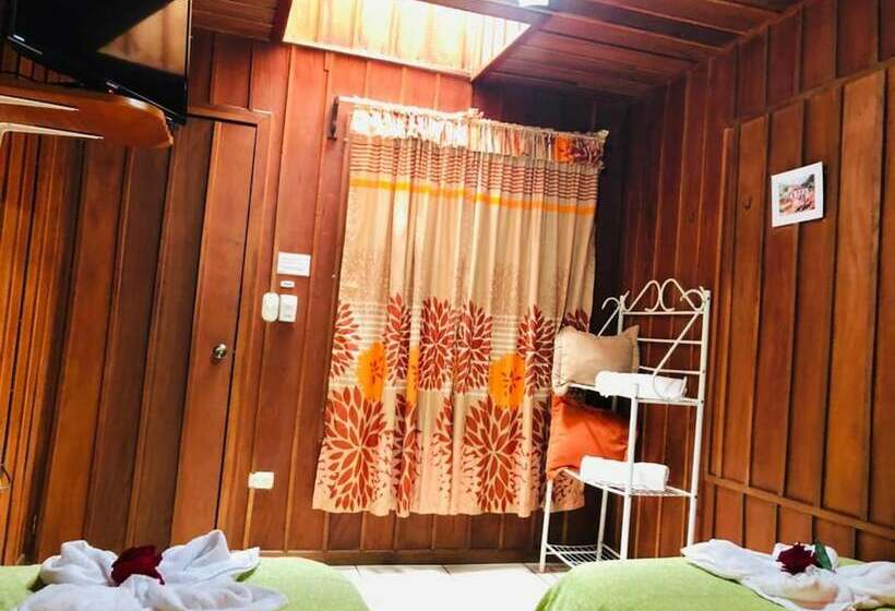 اتاق استاندارد با سرویس بهداشتی مشترک, Cabinas Lupita