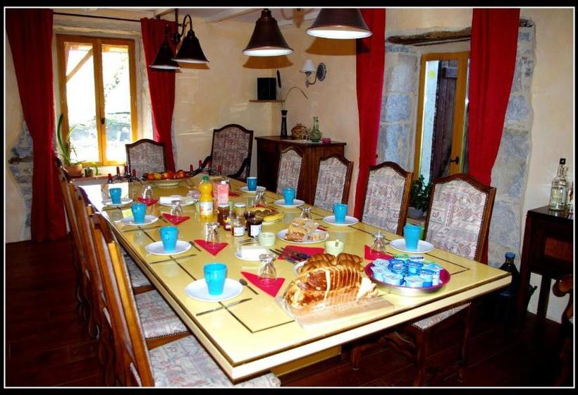 اتاق خانوادگی, La Prade Basse 82