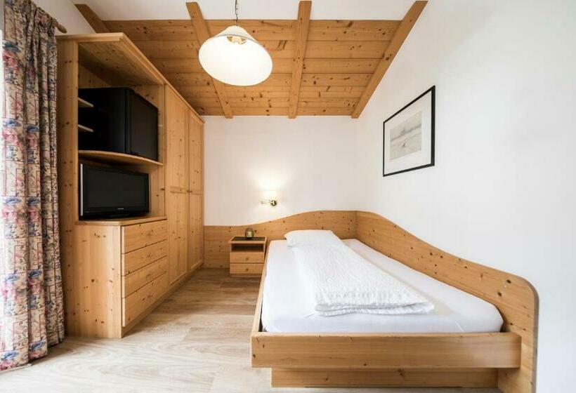 اتاق استاندارد یک نفره, Torgglhof