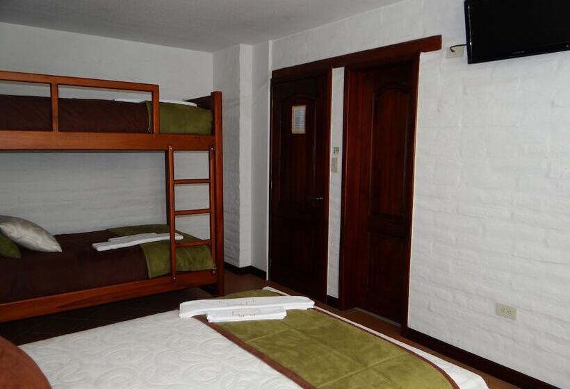 اتاق استاندارد چهار تخته, Hostería Imperio Real
