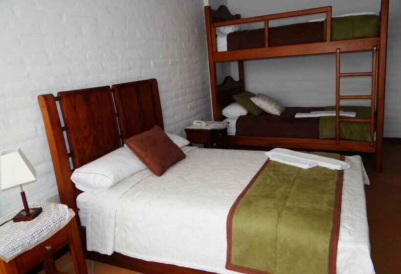 اتاق استاندارد چهار تخته, Hostería Imperio Real