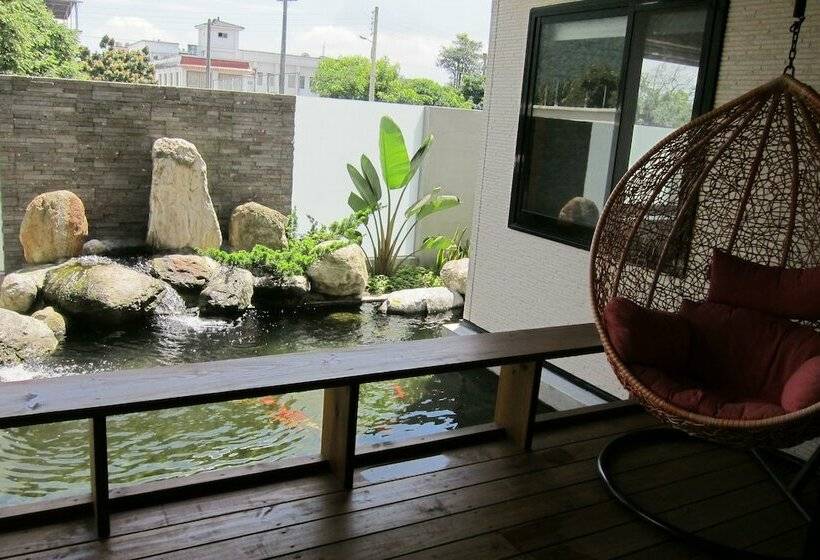 اتاق کلاسیک چهارنفره, Green Willow House