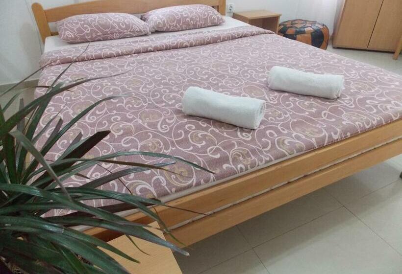آپارتمان 1 خوابه, Hostel Stannadan