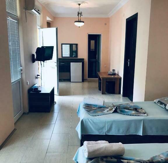 Economy Triple Room, Costa Rica