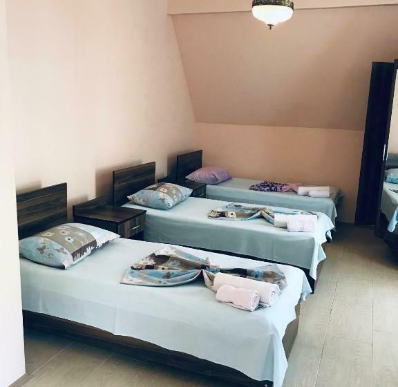 Economy Triple Room, Costa Rica
