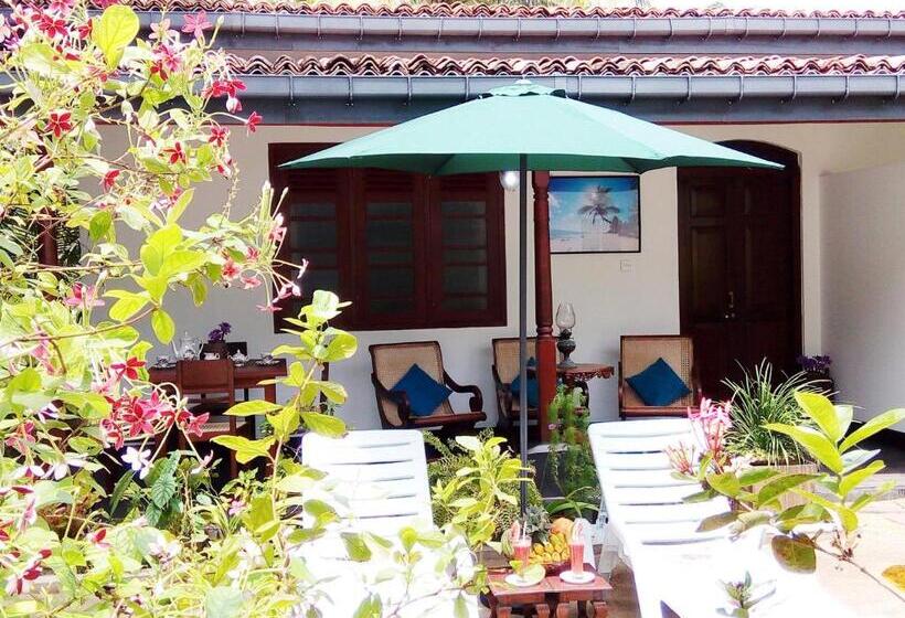 ویلای لوکس 1 خوابه, Walauwa The Villa Ahungalla