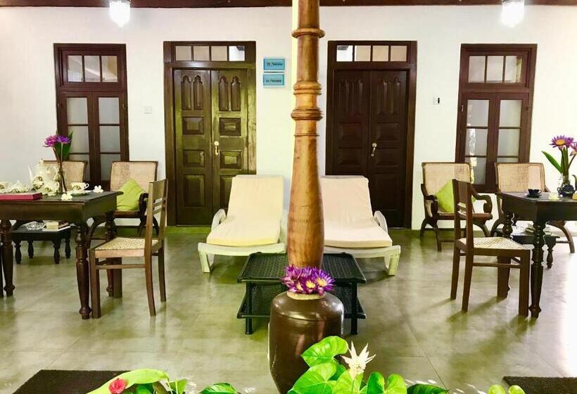 اتاق لوکس با چشم‌انداز باغ, Walauwa The Villa Ahungalla