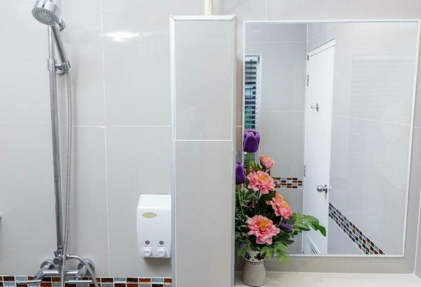اتاق لوکس, Tuana Hotels Brook Pool Access