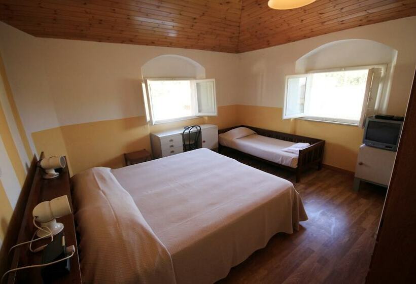 اتاق استاندارد سه نفره, Albergo Villa Gradita