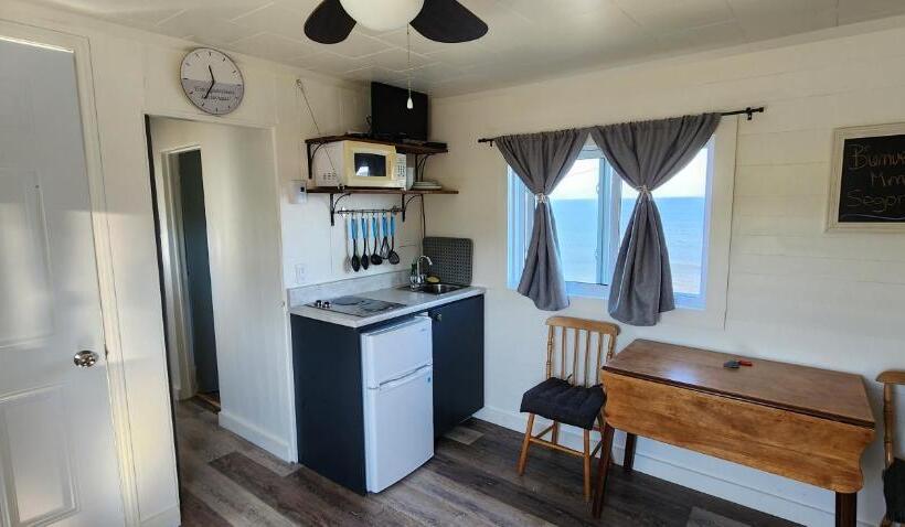 بانگلوی استاندارد 2 خوابه, Les Cabines Sur Mer