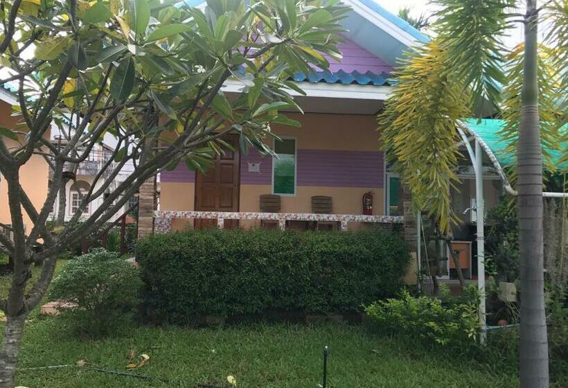 بانگلوی استاندارد, Sangtong Beach Resort