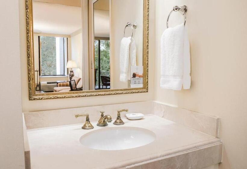 اتاق استاندارد با بالکن, Griffin Hotel, An Official Colonial Williamsburg