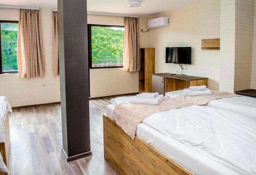 استودیو خانوادگی, Tryavna Lake Hotel & Spa