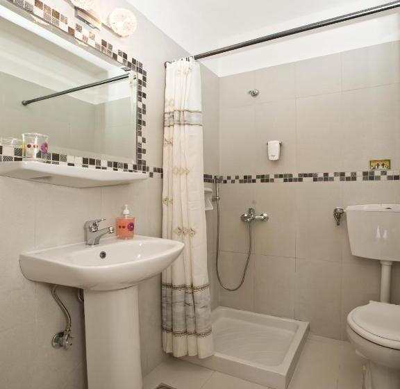 2 Bedroom Apartment Side Sea View, Vana Holidays