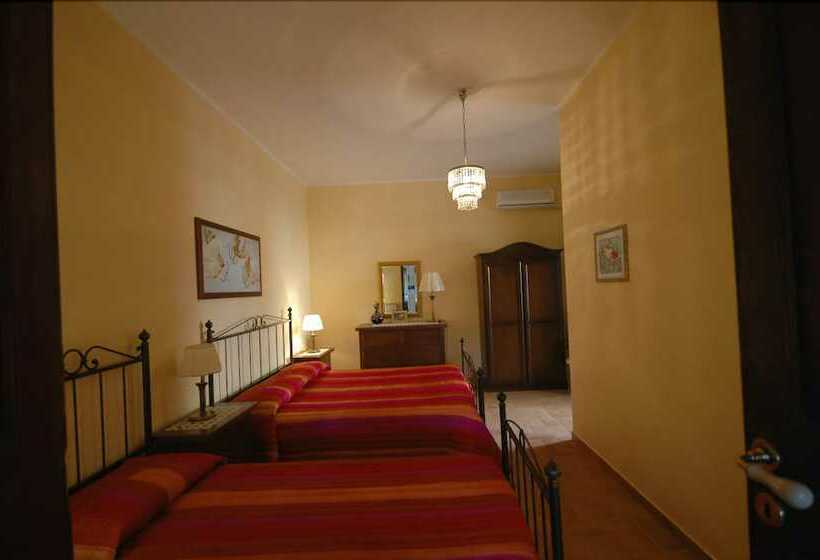 اتاق استاندارد سه نفره, B&b La Ginestra