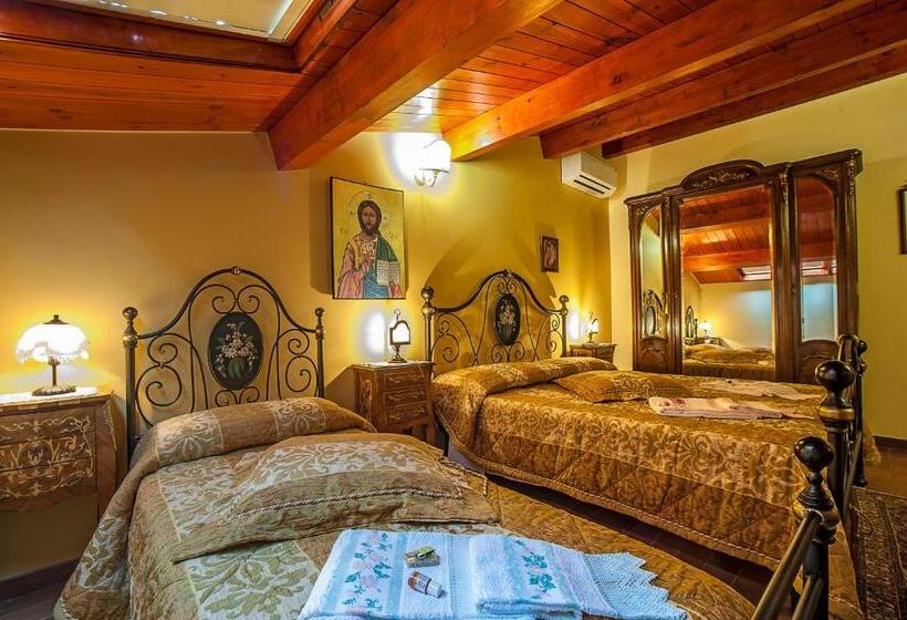 اتاق استاندارد سه نفره, B&b La Ginestra