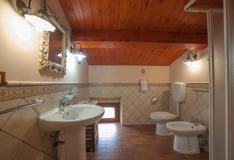 اتاق استاندارد چهار تخته, B&b La Ginestra