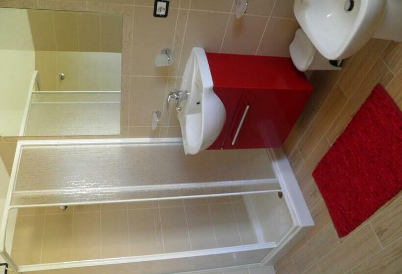 اتاق لوکس با چشم‌انداز دریا, B&b Mare & Luna