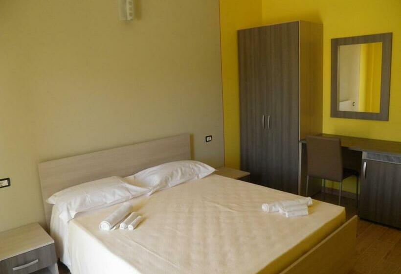 اتاق لوکس با چشم‌انداز دریا, B&b Mare & Luna
