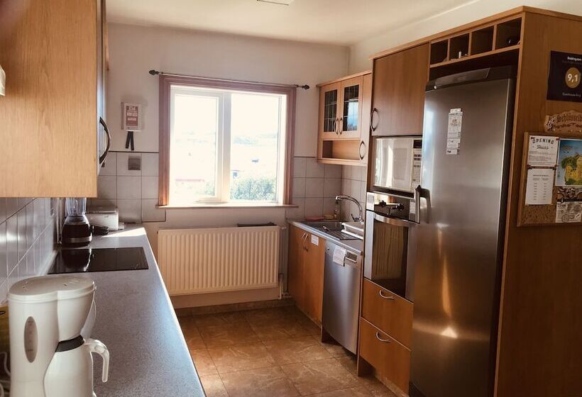 اتاق استاندارد با سرویس بهداشتی مشترک, Guesthouse árný