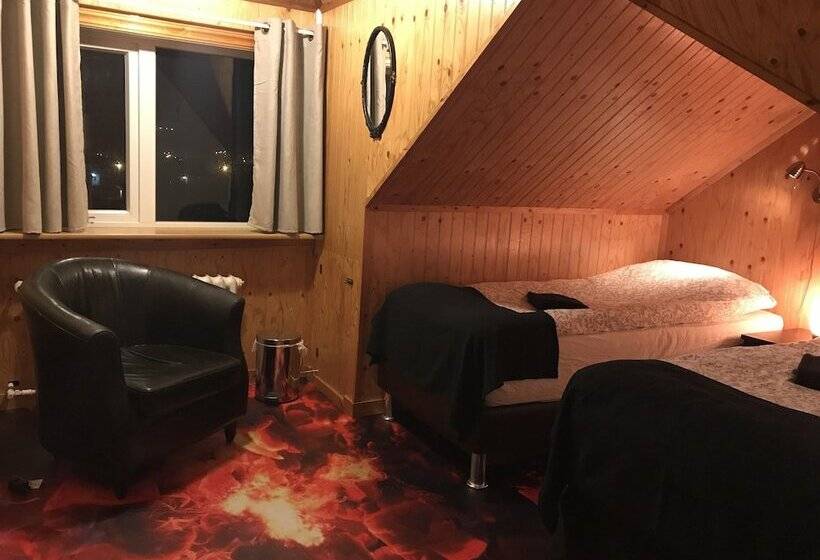 اتاق استاندارد با سرویس بهداشتی مشترک, Guesthouse árný