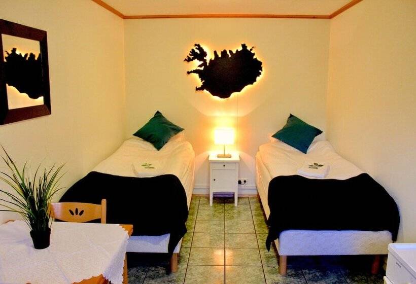 اتاق استاندارد با سرویس بهداشتی مشترک, Guesthouse árný