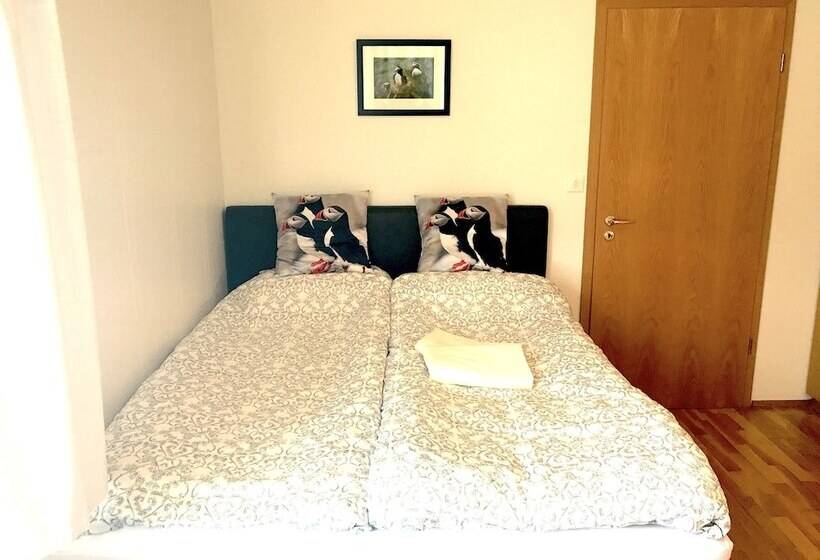 اتاق استاندارد سه تخته با سرویس بهداشتی مشترک, Guesthouse árný