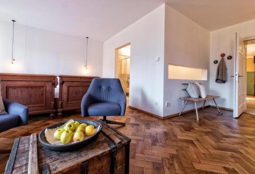 اتاق سوپریور با بالکن, Niedermairhof