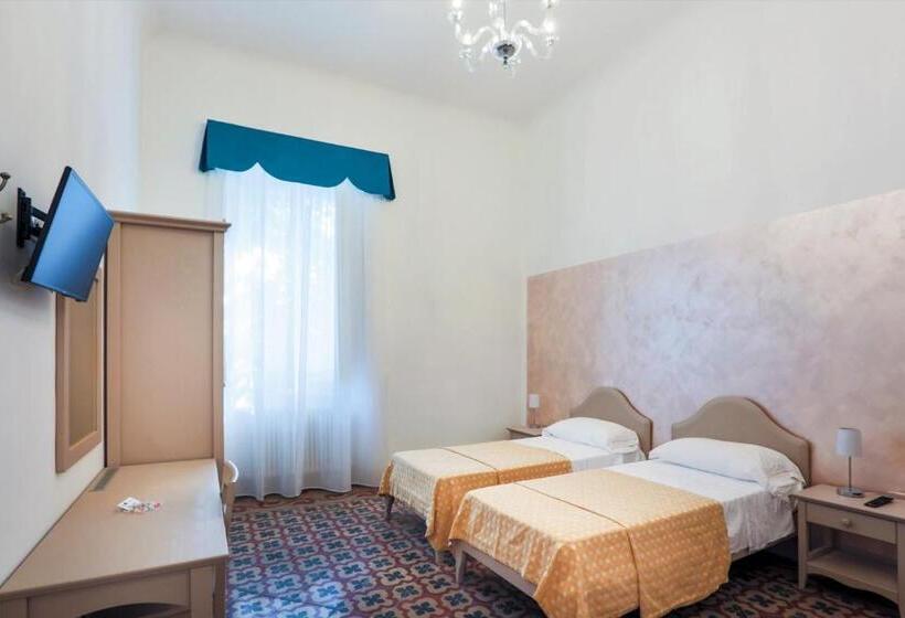 اتاق لوکس سه تخته, Tenuta Villa Colle Sereno