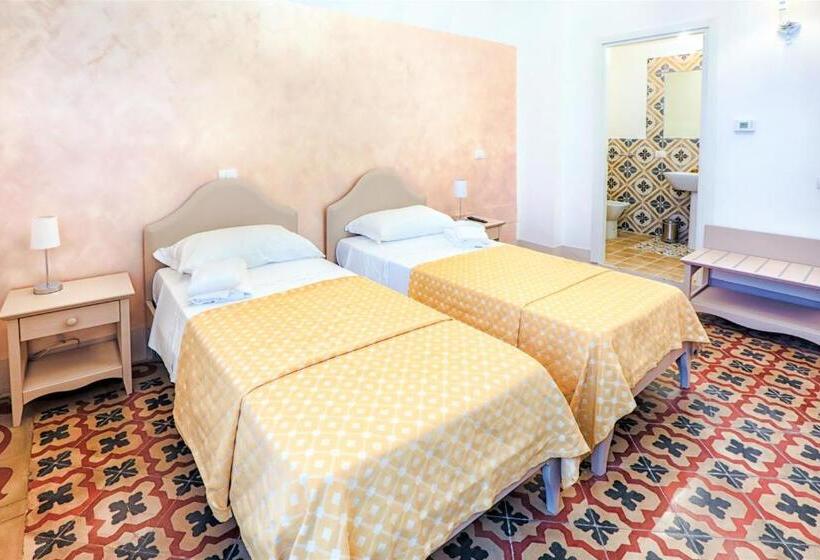 اتاق لوکس سه تخته, Tenuta Villa Colle Sereno