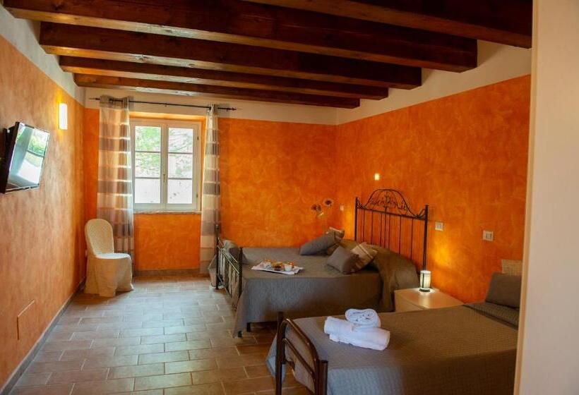 اتاق لوکس سه تخته, Tenuta Villa Colle Sereno