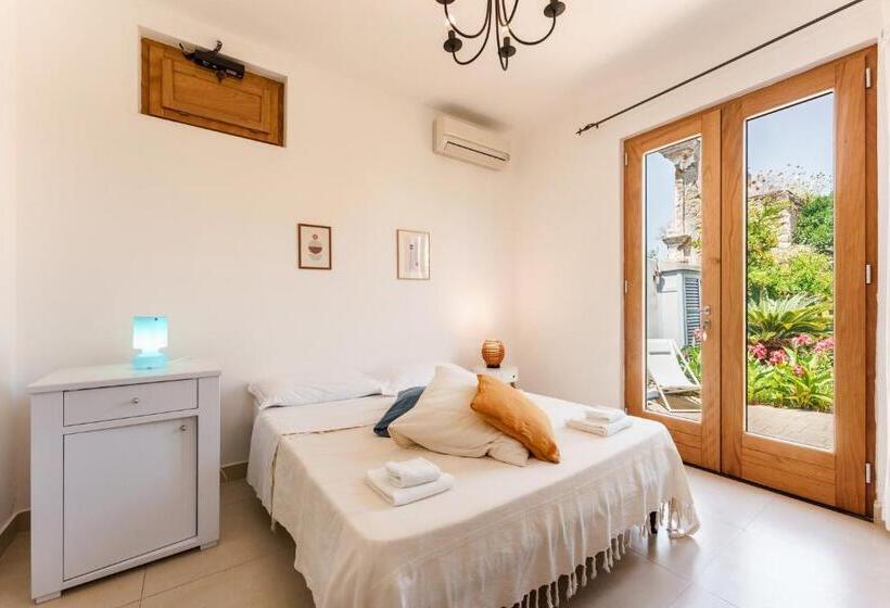 اتاق اکونومی, Villa Mazzella