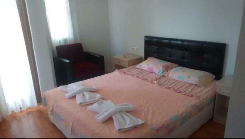 اتاق لوکس با بالکن, Boncuklu Otel