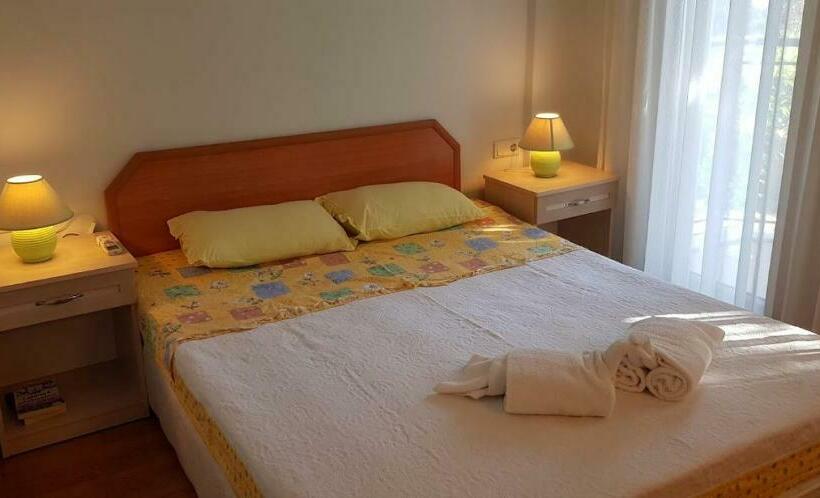 اتاق لوکس با بالکن, Boncuklu Otel