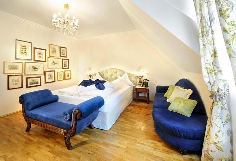 سوییت, Schloss Hotel Korb