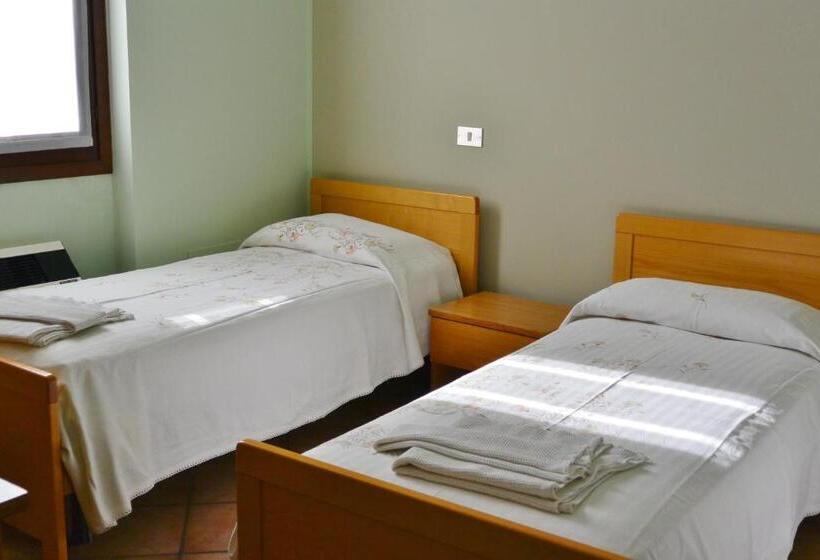 اتاق استاندارد, Albergo Escondido