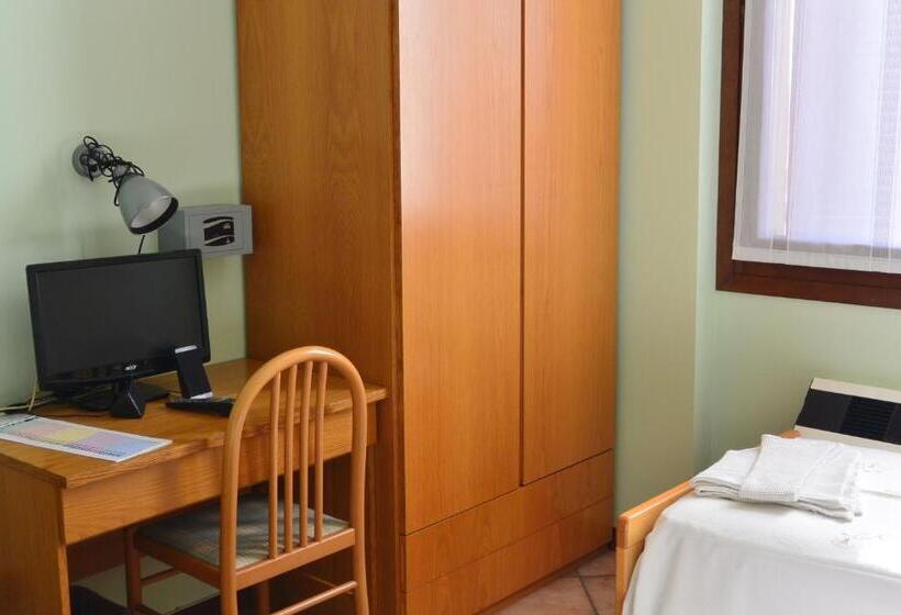 اتاق استاندارد, Albergo Escondido